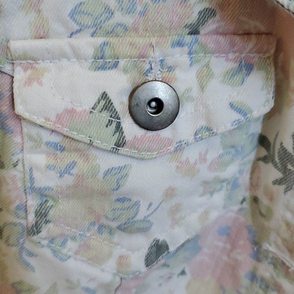 SOLD!! MOSSIMO Floral Denim Jacket - Size Large - Picture 4 of 6